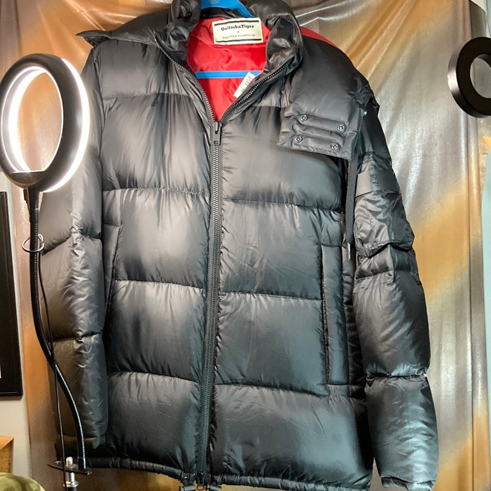 onitsuka tiger andrea pompilio puffer black with red lining. Down filled XL W